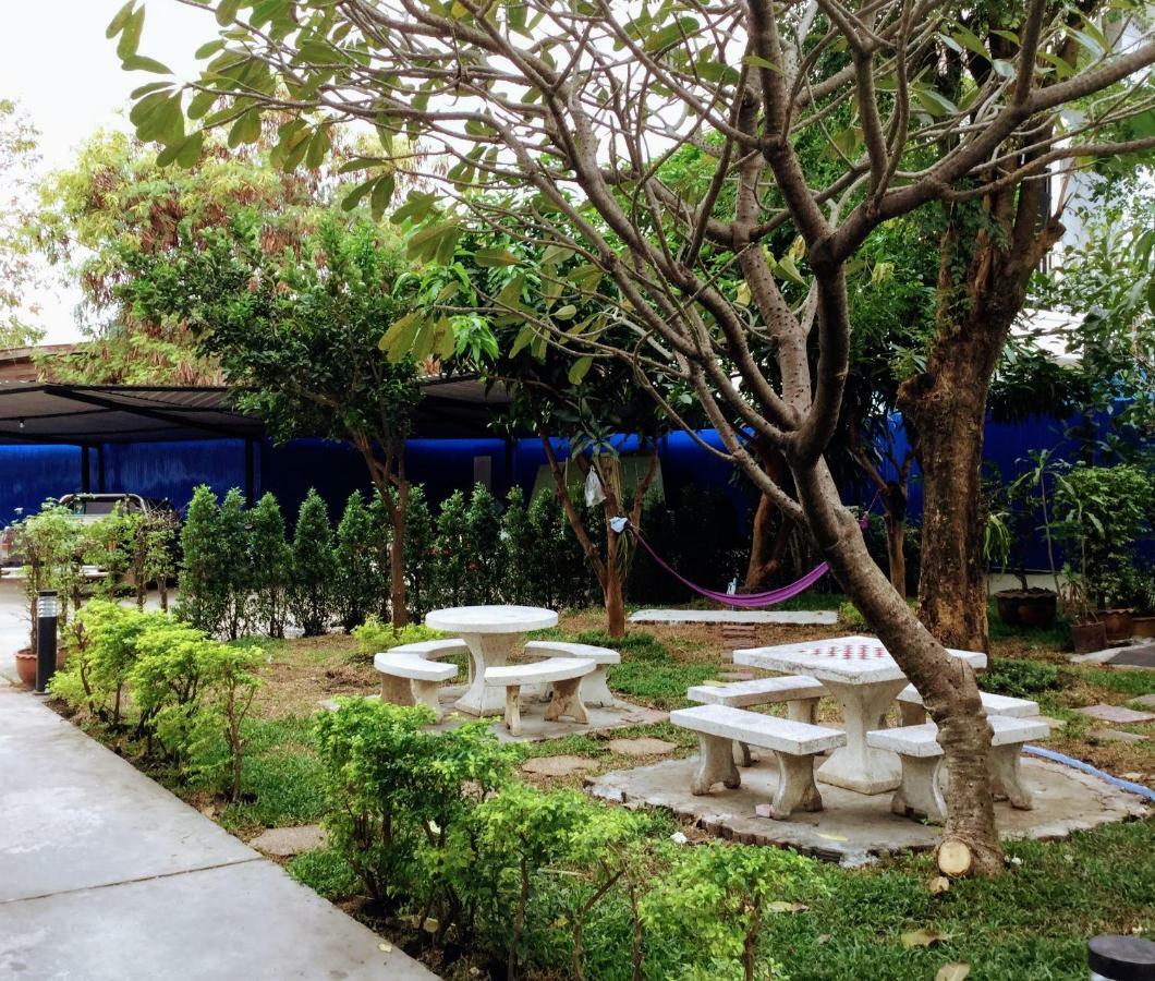 Hotel The Resto à Udon Thani Extérieur photo
